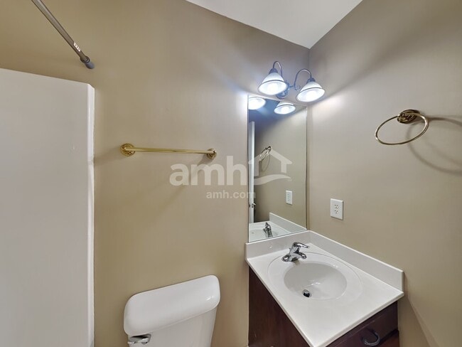 Building Photo - 1017 Stonehollow Way