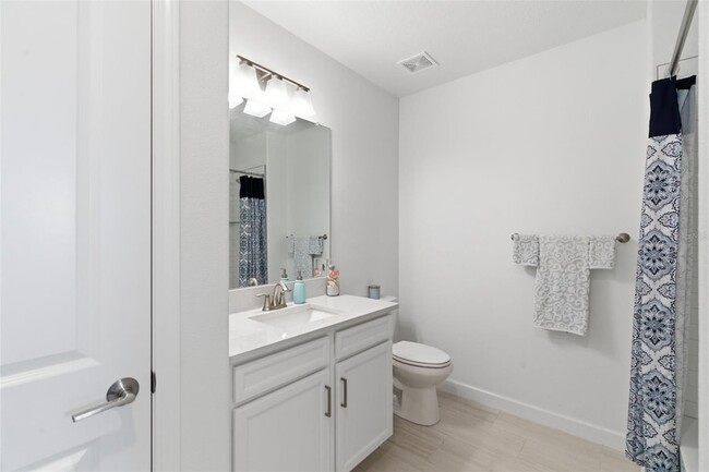 Building Photo - 31524 Golf Dr