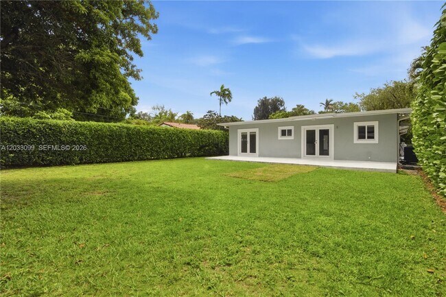 Building Photo - 6511 SW 44th St