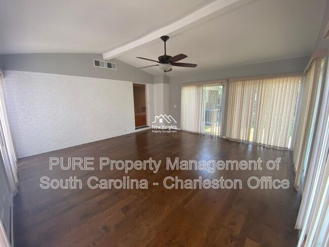 Building Photo - 14 Lampton Rd