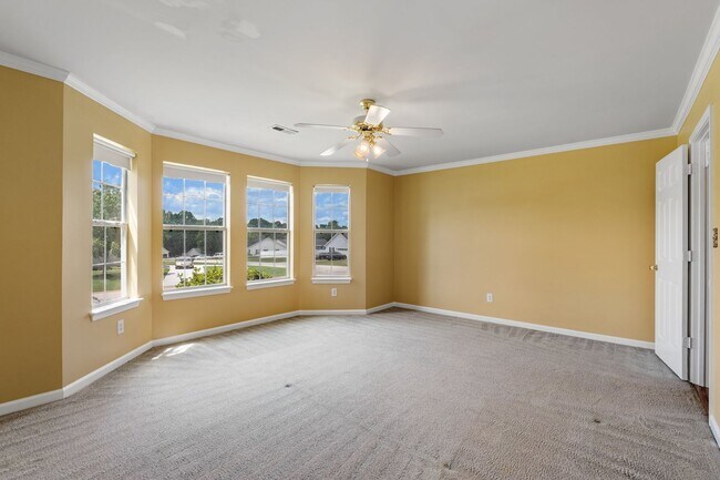 Building Photo - Spacious 3 Bedroom Home Near Downtown Greer with Large Backyard and 2-Car Garage.