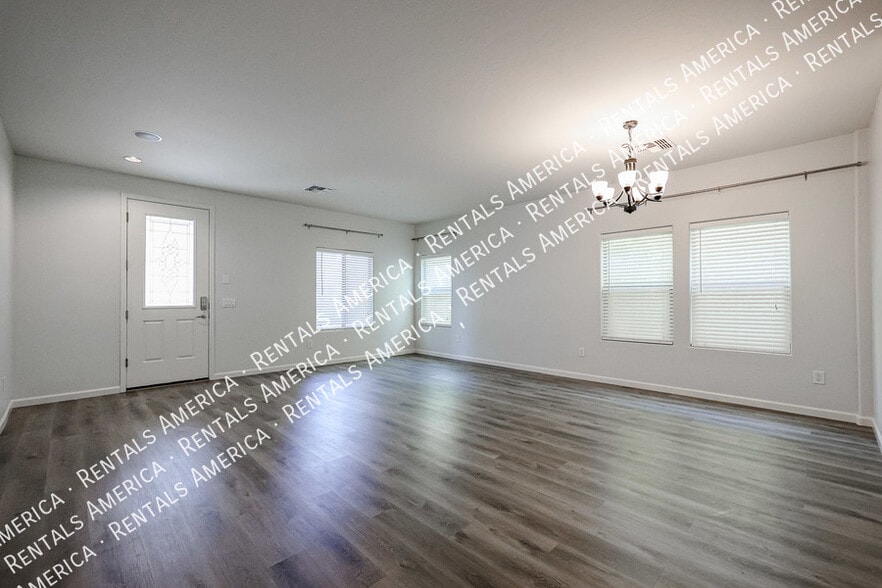 Building Photo - 21109 E Pickett St