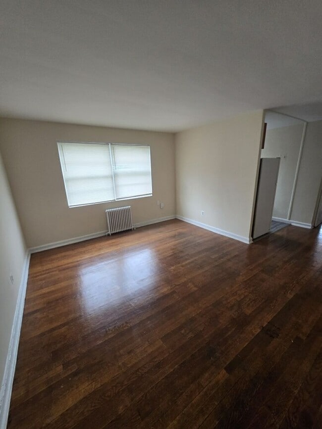 Building Photo - 136 Kenilworth Avenue Northeast