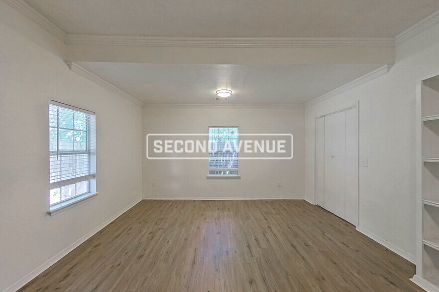 Building Photo - 1521 S Blackwelder Ave