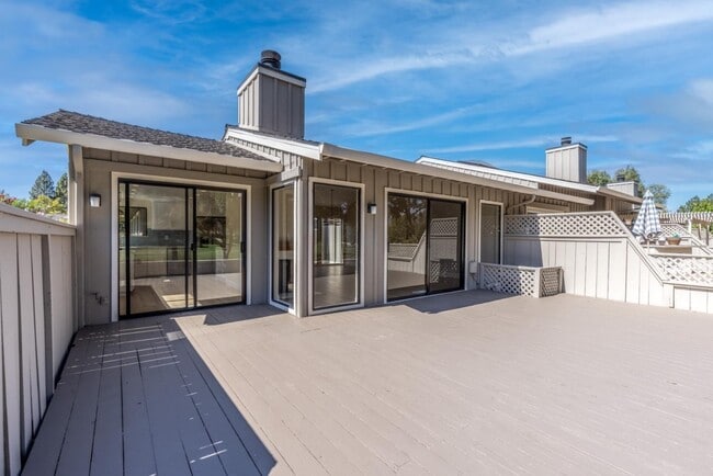 Building Photo - 2128 Presidio Ct
