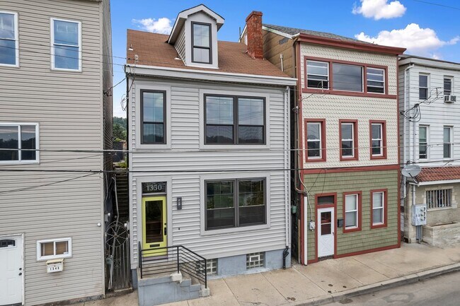 Primary Photo - 1350 Goettman St