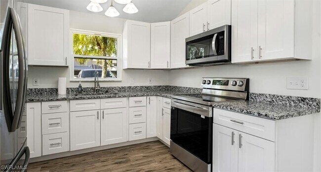 Building Photo - 17020 Golfside Cir