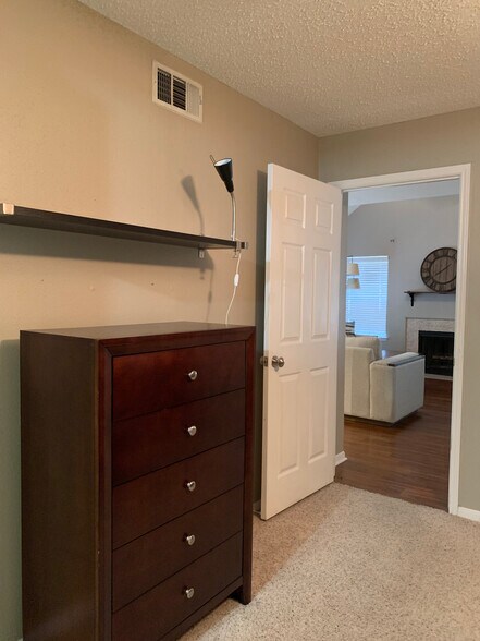 Building Photo - 2300 Old Spanish Trl