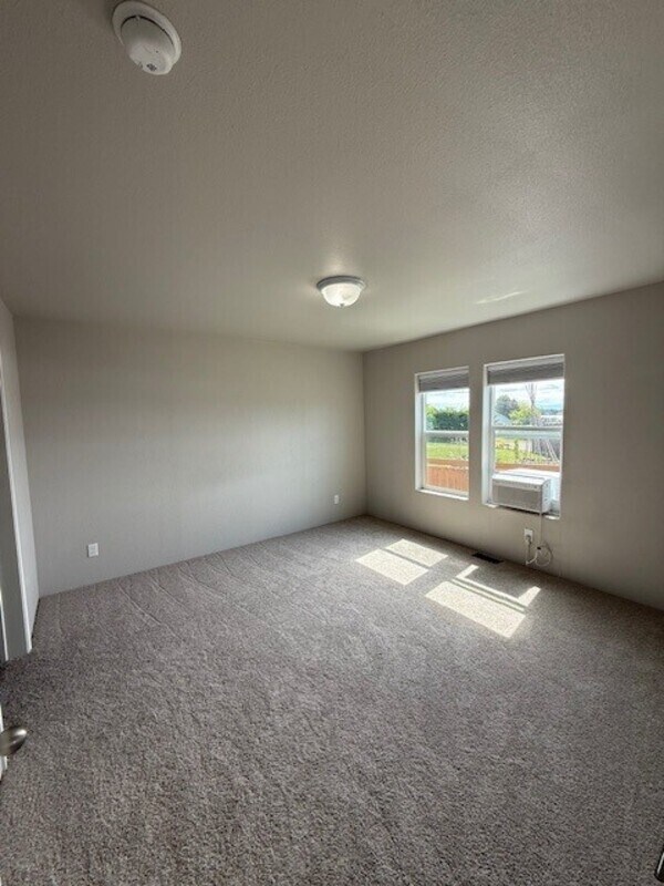 Building Photo - 8446 Sunrise Way