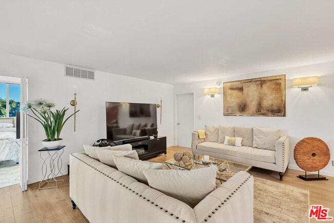 Building Photo - 9950 Durant Dr