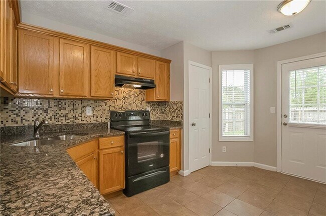 Building Photo - 2465 Oakland Spring Dr