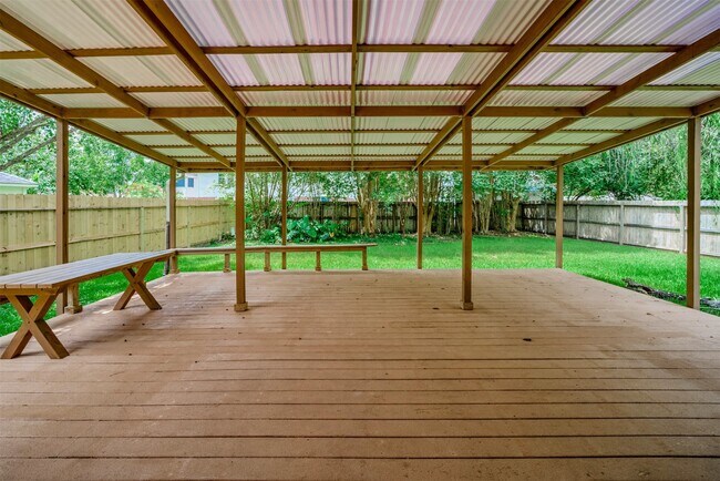 Building Photo - 215 Sunset Ridge Dr