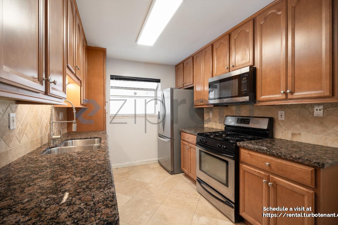 Building Photo - 4244 Cherokee Ave