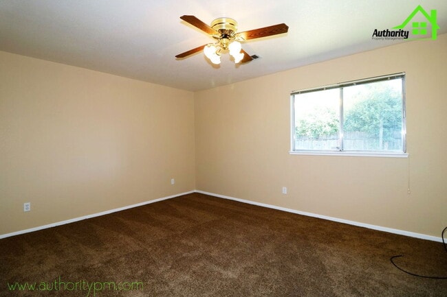 Building Photo - 2566 Capella St
