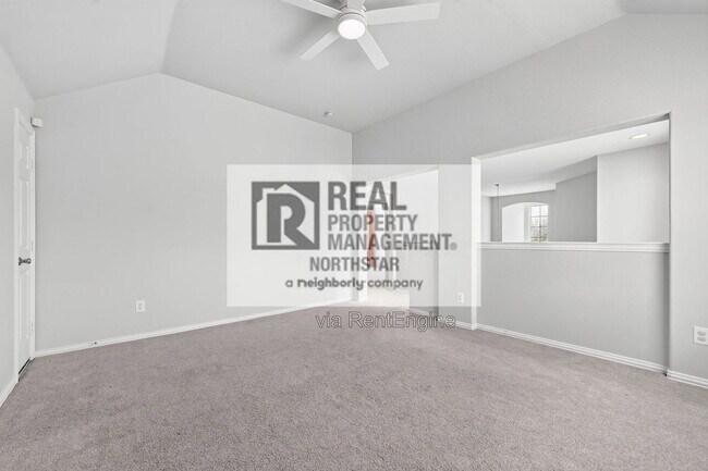 Building Photo - 405 Driftwood Ct