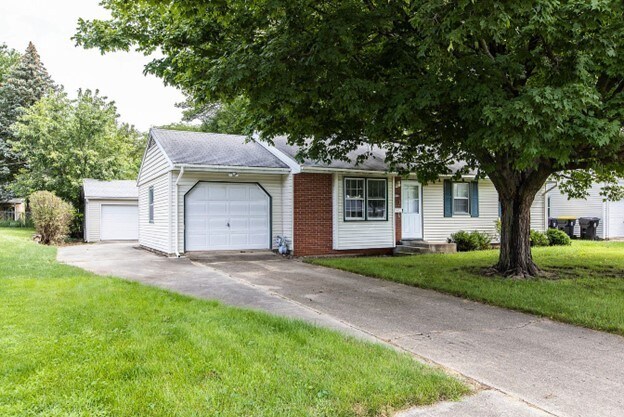 Building Photo - 304 Martin St