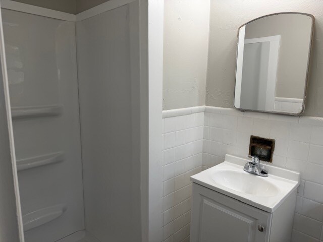 Building Photo - 121 E Belvedere Rd