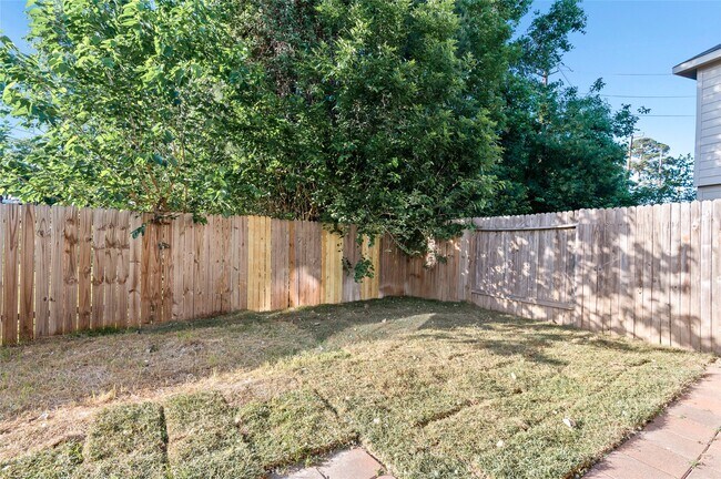 Building Photo - 15606 Kiplands Bend Dr