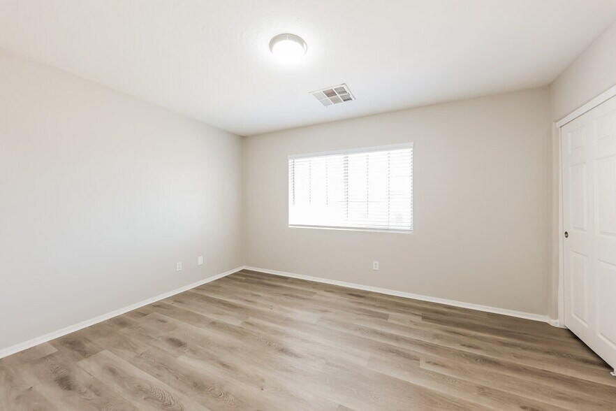 Building Photo - 13836 N 156th Ln