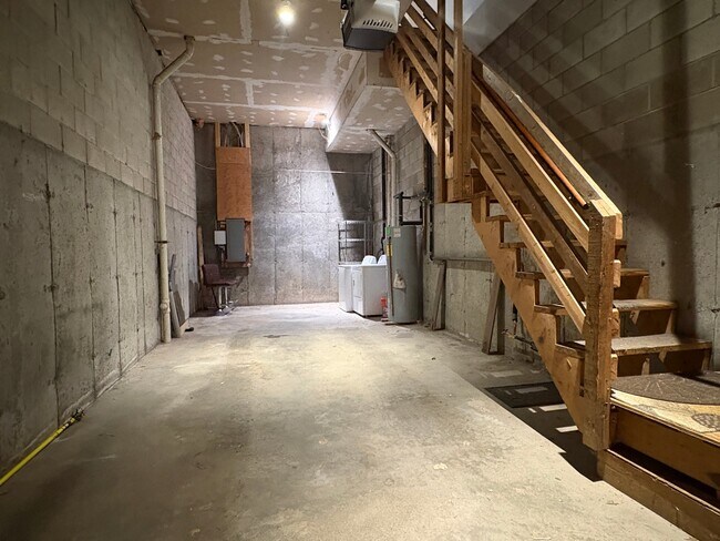 Building Photo - 35a Chilmark St