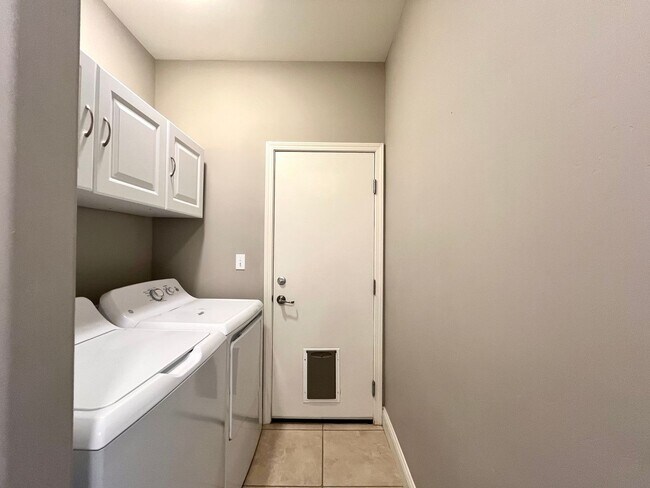 Building Photo - 267 Via las Casitas