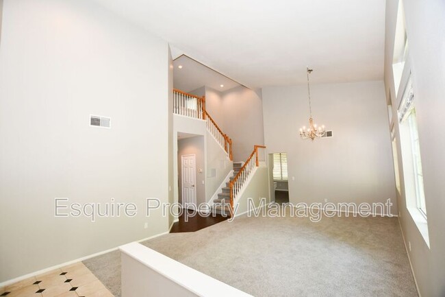 Building Photo - 508 Via Marquesa