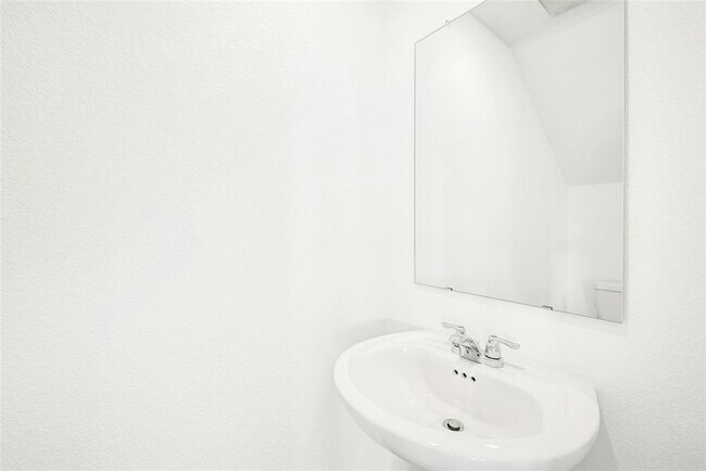 Building Photo - 190 Sambre St