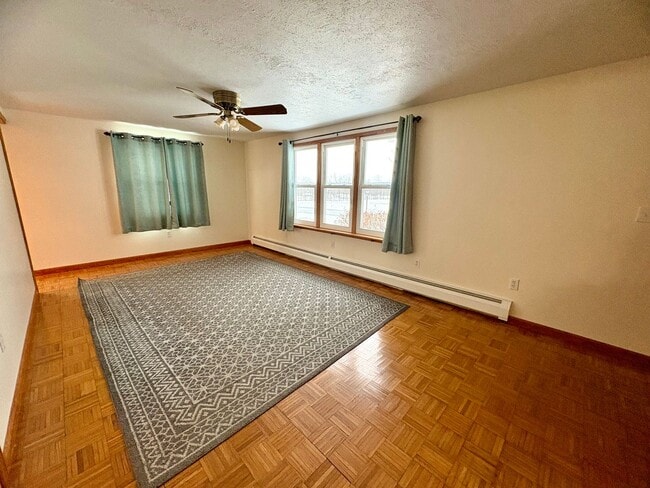 Building Photo - 3 Bedroom Rancher in Lebanon!