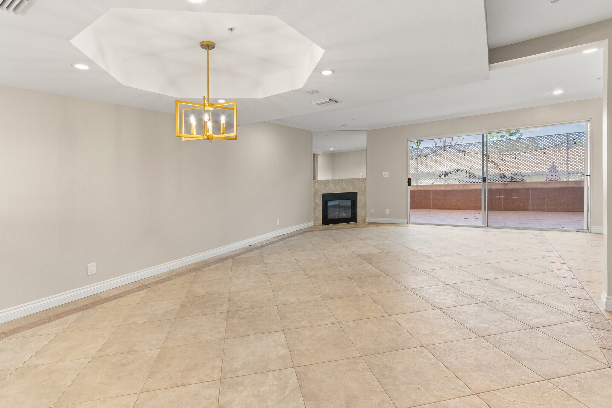 Building Photo - 321 W Dryden St