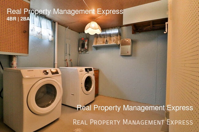 Building Photo - Beautiful 4 bedroom 2 bathroom single fami...