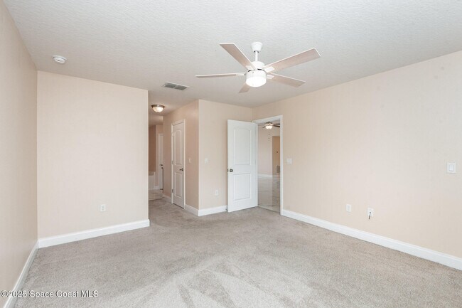 Building Photo - 49 Pine Cir Dr