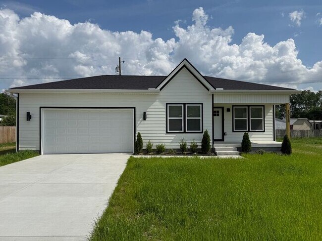 Primary Photo - Lovely New Home in Old Hickory - 2 Car Garage
