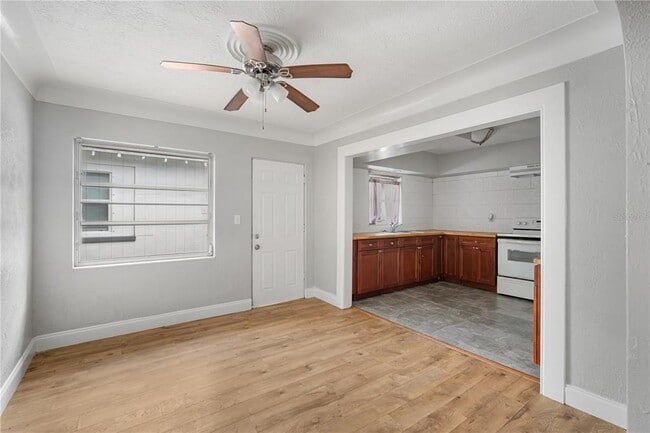 Building Photo - 2540 11th Ave S