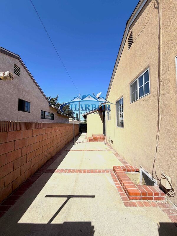 Building Photo - 21406 Budlong Ave