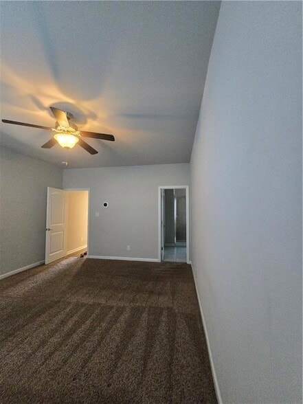Building Photo - 440 Lakeshore Village E