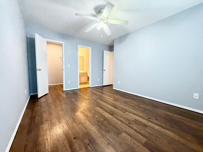 Building Photo - ***3102 NE 12th Street***