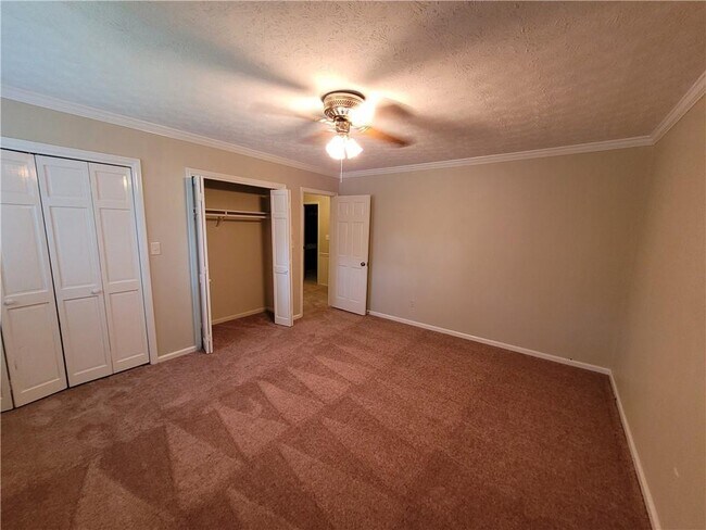 Building Photo - 2800 Davis Rd