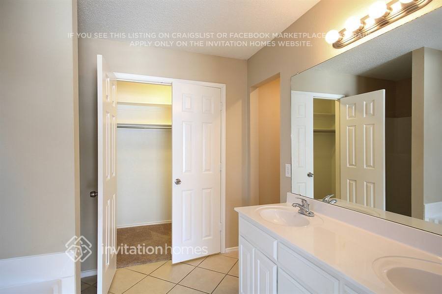 Building Photo - 614 St Eric Dr