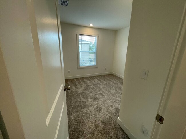 Building Photo - 6656 Pentz Rd