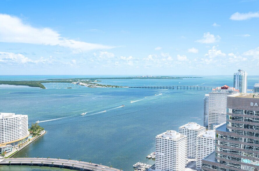 Building Photo - 485 Brickell Ave