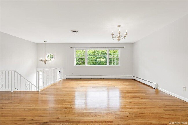 Building Photo - 649 White Plains Rd