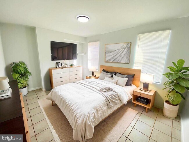 Building Photo - 3118 Hartville St