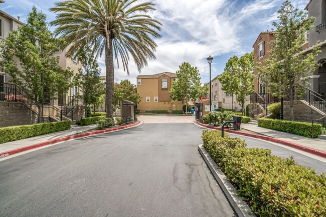Building Photo - "Coming Soon" 3-Bedroom in Santa Clara- $4...