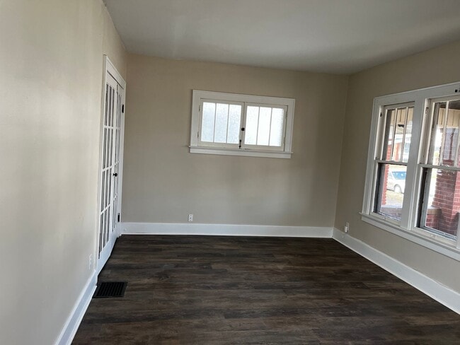 Building Photo - Available Now Don't Miss Out!