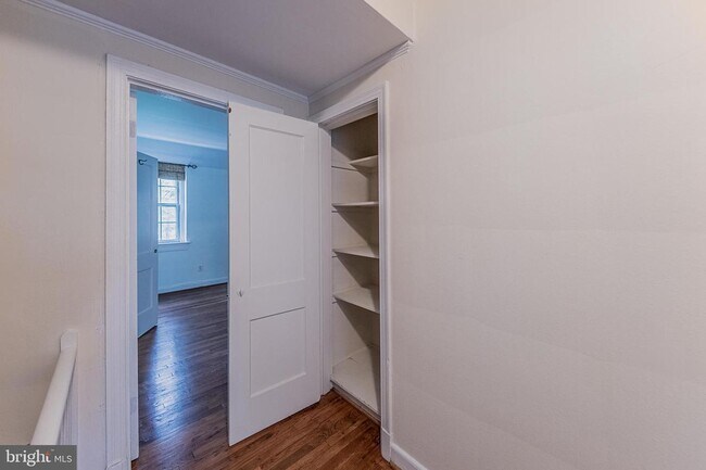 Building Photo - 1501 S Edgewood St