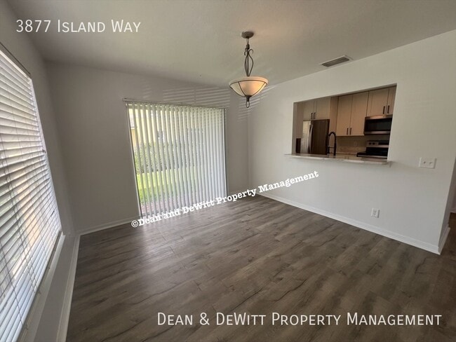 Building Photo - 3877 Island Way