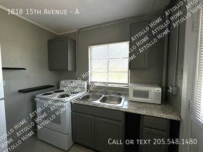 Building Photo - 1818 15th Ave