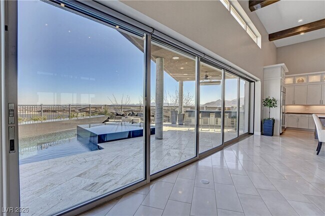 Building Photo - 6300 Clovis Point St