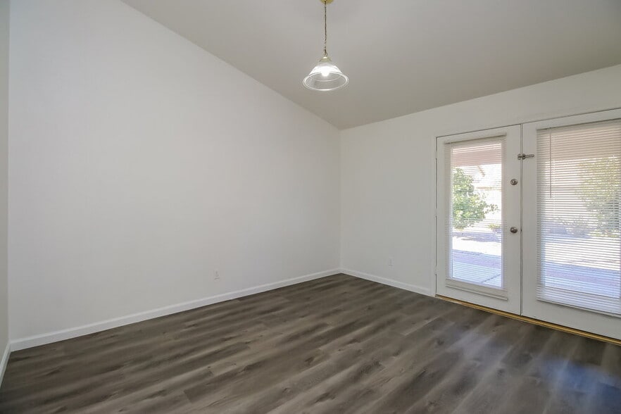 Building Photo - 1350 W Gary Dr