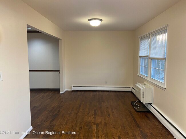 Building Photo - 364 Westwood Ave